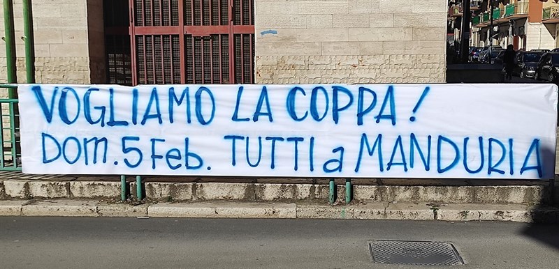 Striscioni a Manfredonia Striscioni a Manfredonia