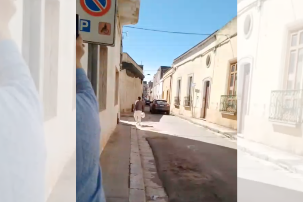 La sosta per disabili in via Tripoli La sosta per disabili in via Tripoli