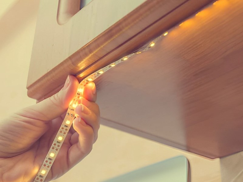 Illuminare casa con stile: sfruttare le strip LED all’insegna delle ultime tendenze
