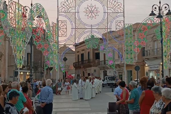 La festa in piazza La festa in piazza