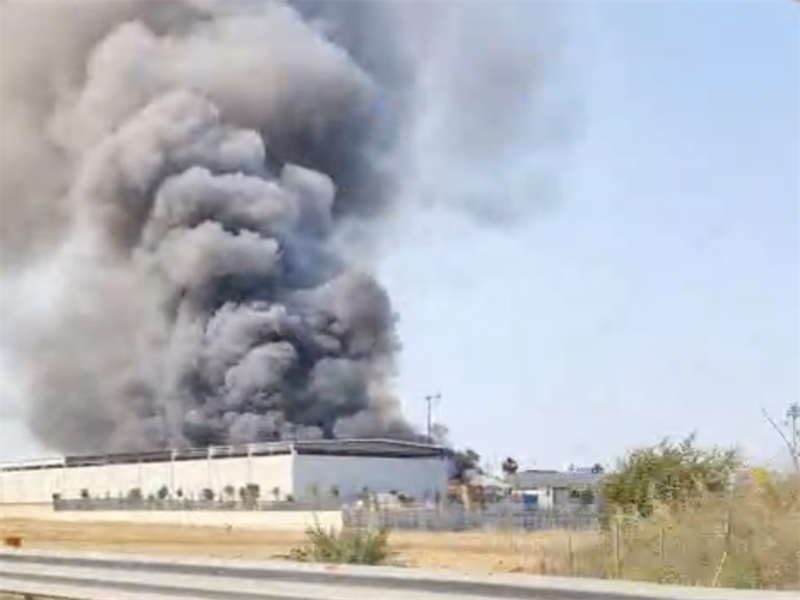 Incendio in una discarica di rifiuti nel tarantino IL VIDEO