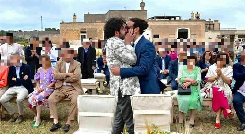 La promessa di nozze di Gabriele e Francesco La promessa di nozze di Gabriele e Francesco