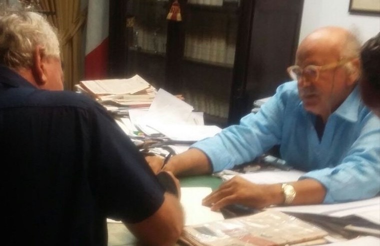 Il notaio Aldo Gargano nel suo ufficio Il notaio Aldo Gargano nel suo ufficio