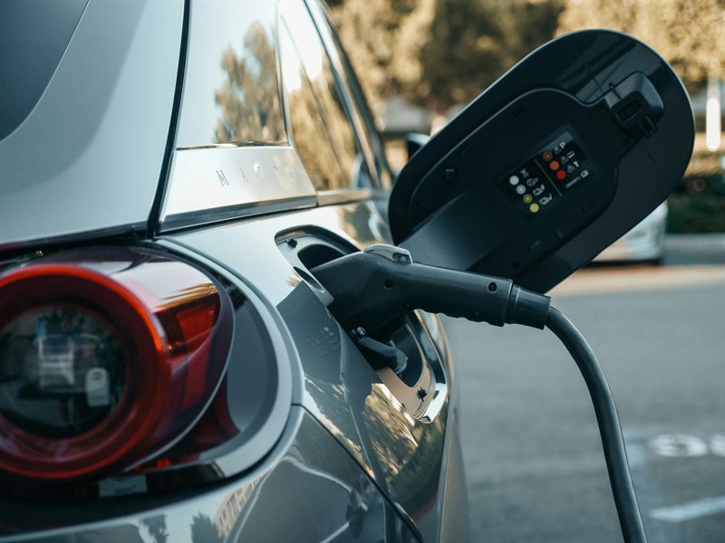 Auto elettriche e ibride: il ruolo chiave nella mobilità sostenibile del futuro