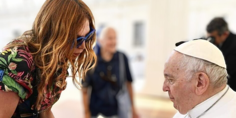 Alessia Nobile con Papa Francesco Alessia Nobile con Papa Francesco