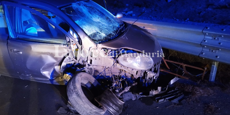 L'auto distrutta L'auto distrutta