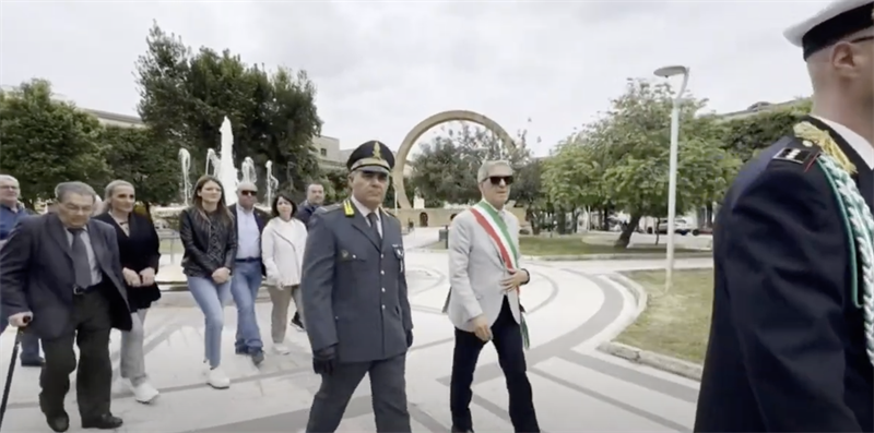 Corona d’alloro per ricordare Aldo Moro ma la città è assente