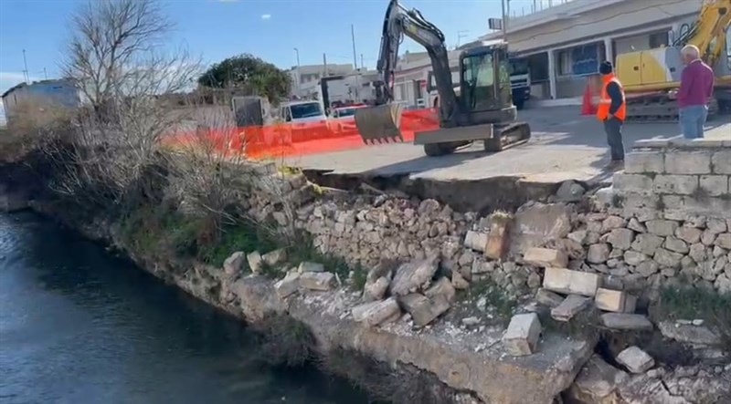 Mezzi a lavoro Mezzi a lavoro