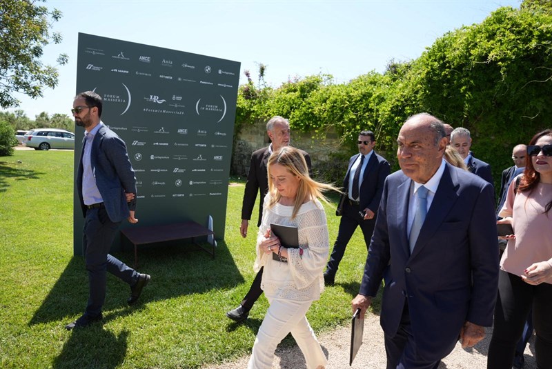 La premier Giorgia Meloni con Bruno Vespa La premier Giorgia Meloni con Bruno Vespa