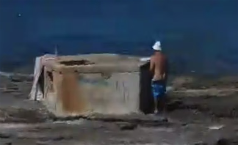 Autoerotismo in spiaggia guardando i bagnanti, multa salata per un 76enne