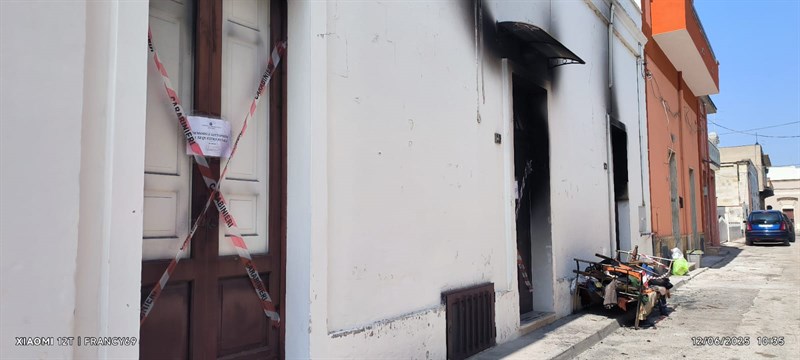 Disabile bloccata nell'incendio salva per miracolo