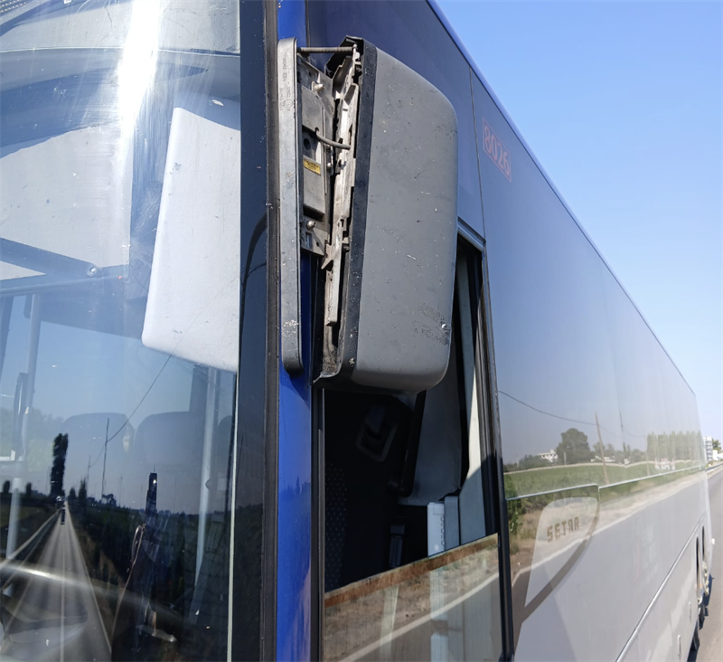 Individuato il proprietario del furgone coinvolto nell'incidente con un pullman della Sud Est