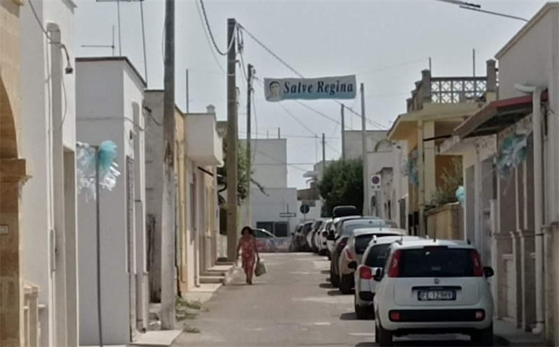 Addobbi già pronti ma inutili