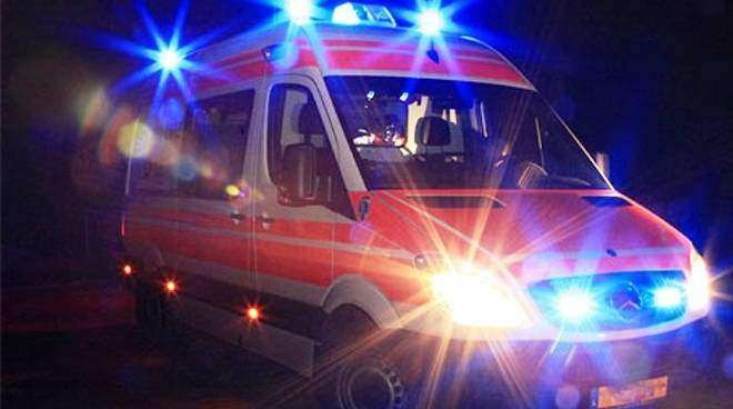 Fuori strada sulla Francavilla-Sava, 14enne in coma