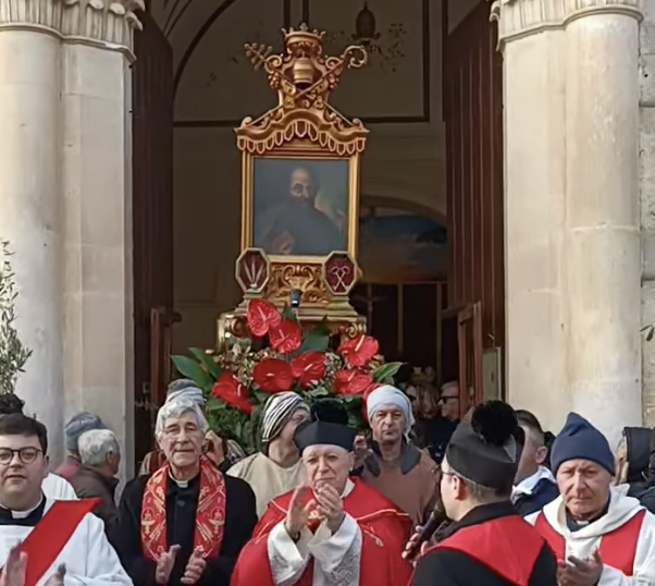La processione degli alberi La processione degli alberi