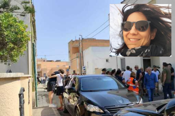 Donna uccisa in casa, il figlio interrogato in caserma