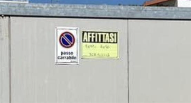 Passo carrabile falso e affittasi posto auto Passo carrabile falso e affittasi posto auto