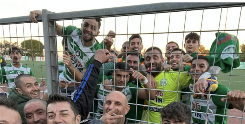 I biancoverdi vittoriosi I biancoverdi vittoriosi