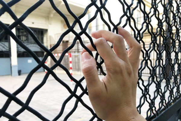 Tentato omicidio, reato estinto per il minore dopo un anno di buona condotta 