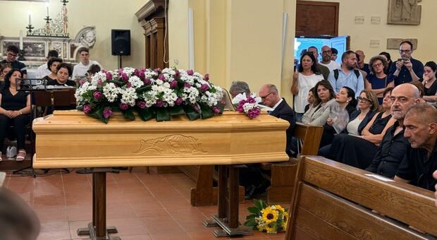 I funerali di Teresa Sommario I funerali di Teresa Sommario
