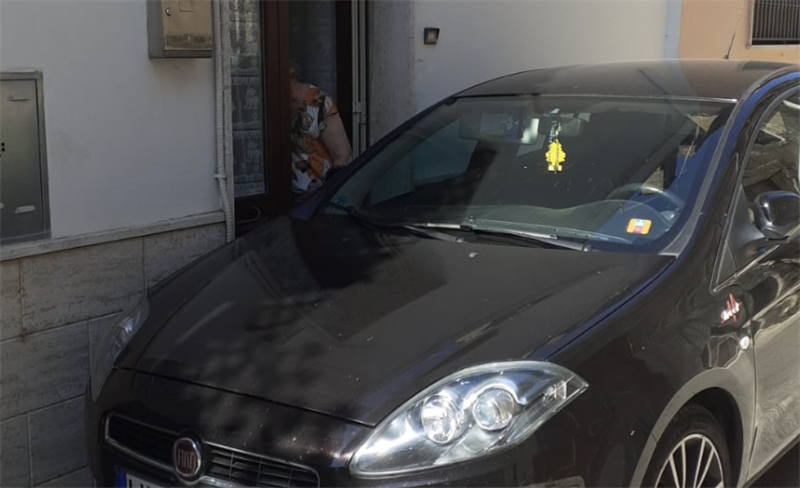 Multa salata per l’automobilista “distratto”