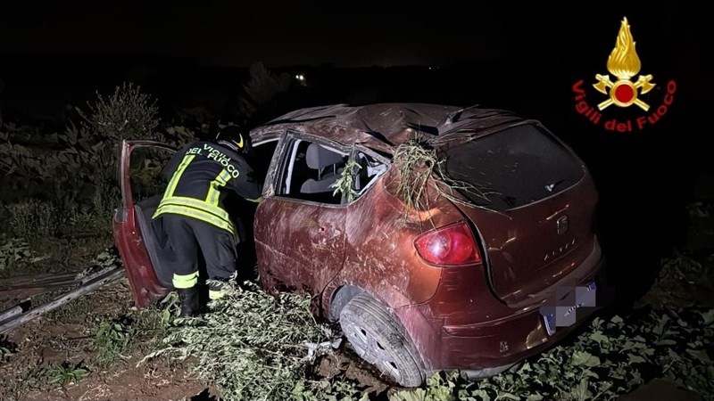 L’auto distrutta L’auto distrutta
