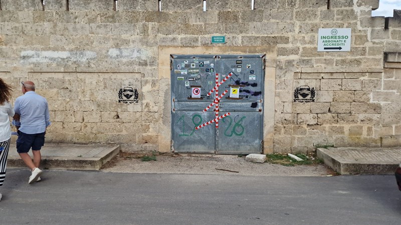 Lo stadio chiuso e sigillato
