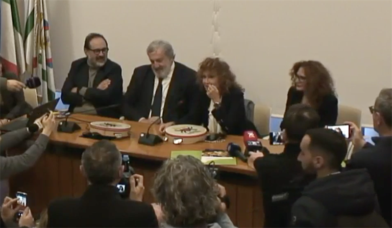 La conferenza stampa La conferenza stampa
