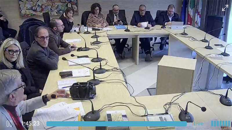 Audizione in Regione sull'ampliamento della discarica, il discorso del sindaco Pecoraro