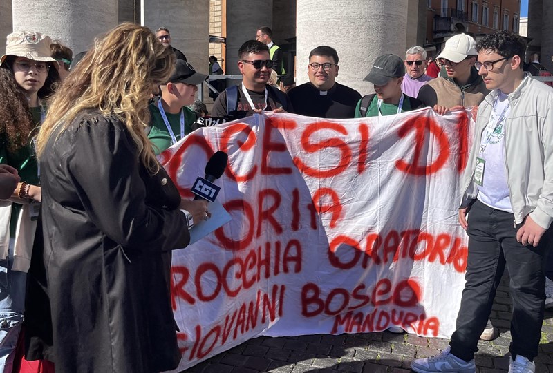 I giovani parrocchiani della Don Bosco ai funerali del Papa