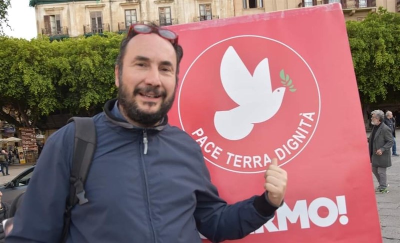 La lista di Michele Santoro, con Rifondazione comunista, apre la campagna elettorale a Manduria