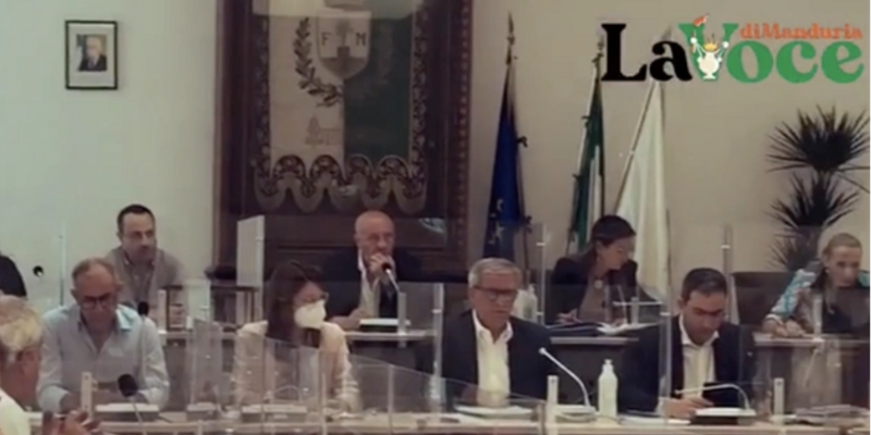 Il nuovo codice di comportamento dei dipendenti blinda l'informazione e l'uso dei social 