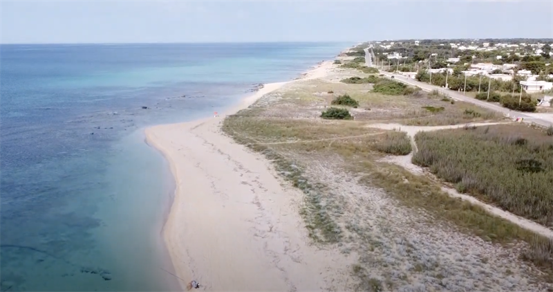 La costa manduriana con gli occhi di un drone IL VIDEO