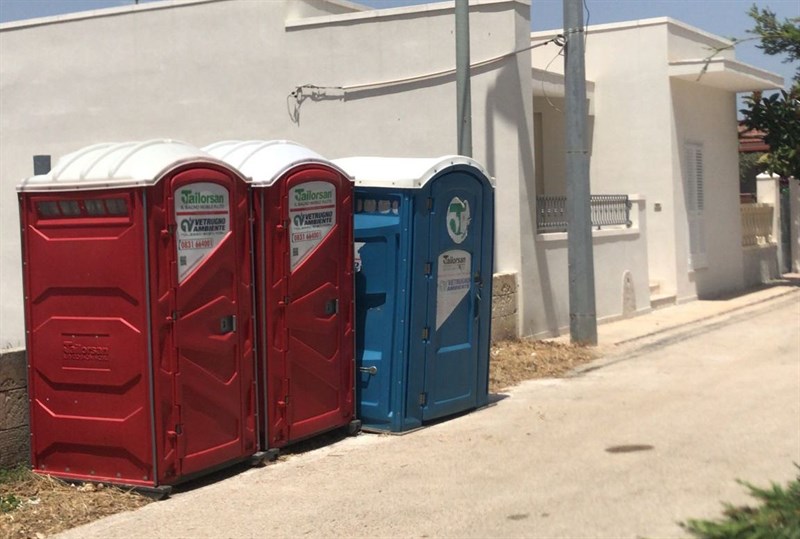 Bagni chimici all'ingresso Bagni chimici all'ingresso
