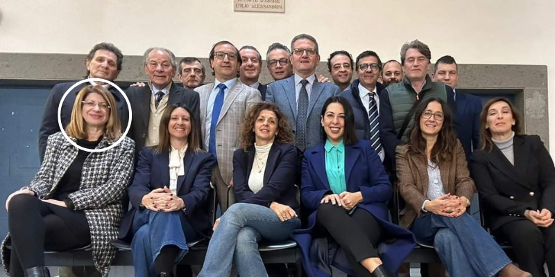 La squadra vincitrice, nel cerchio l'avvocatessa Luigia brunetti La squadra vincitrice, nel cerchio l'avvocatessa Luigia brunetti