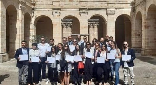La consegna dei diplomi La consegna dei diplomi
