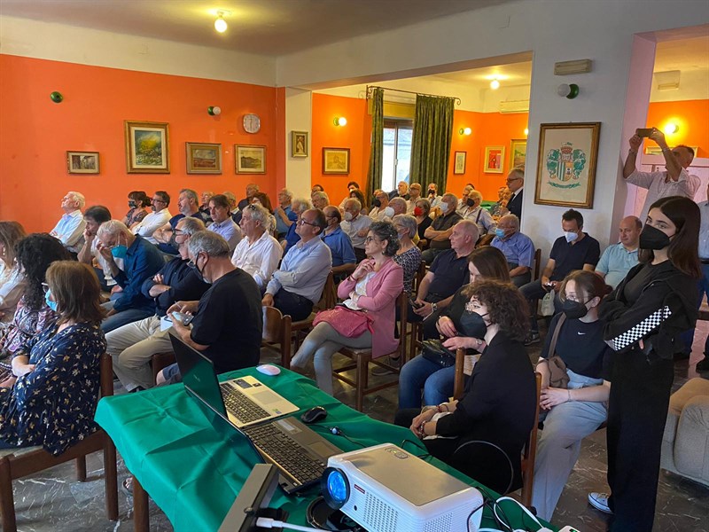 La tavola rotonda sul depuratore al Circolo Cittadino La tavola rotonda sul depuratore al Circolo Cittadino