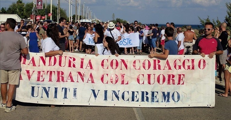 Manifestarono contro il depuratore, in 31, quasi tutti di Avetrana, ricevono un decreto penale di condanna
