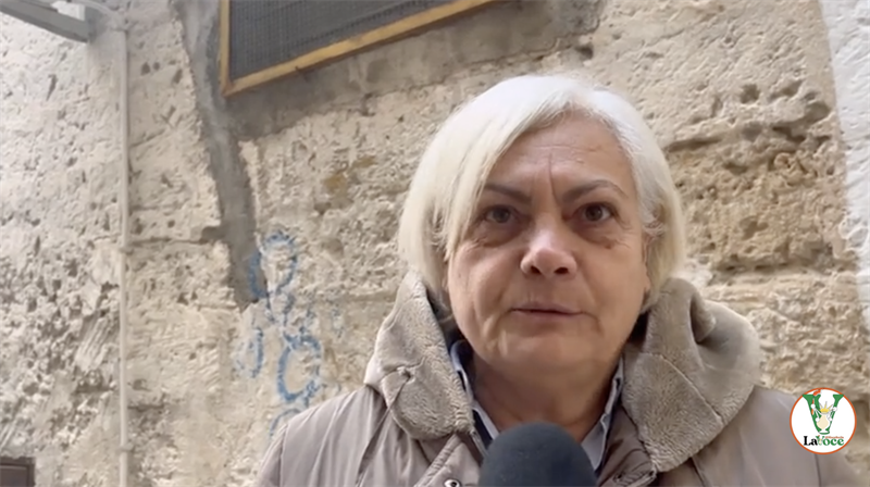 "Strisce blu, noi penalizzati", la protesta dei residenti del centro IL VIDEO