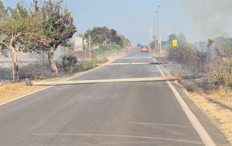 I pali della luce abbattuti dal fuoco