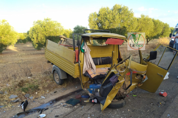 Frontale con l’Apecar, un morto e un ferito