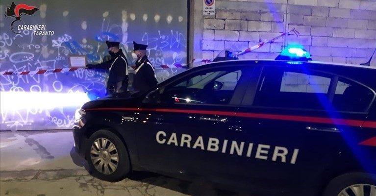 Carabinieri sequestrano il cantiere