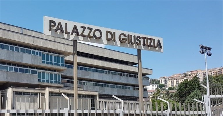 Corruzione, interrogatorio per avvocato e due dipendenti Asl di Manduria