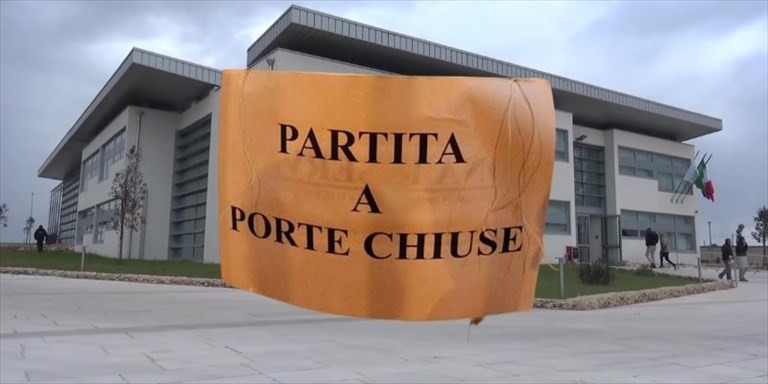 Porte chiuse