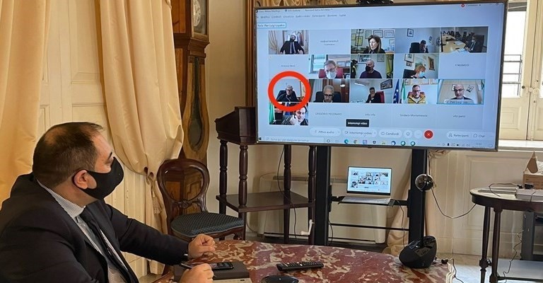 Melucci durante la videoconferenza dei sindaci