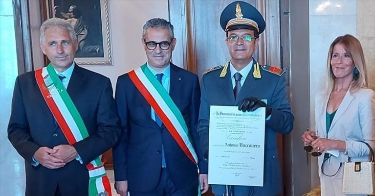 La consegna del titolo La consegna del titolo