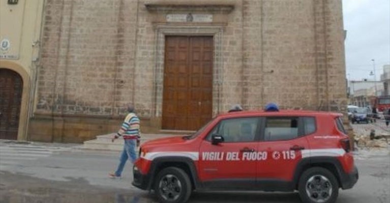 La facciata della chiesa prima dell La facciata della chiesa prima dell