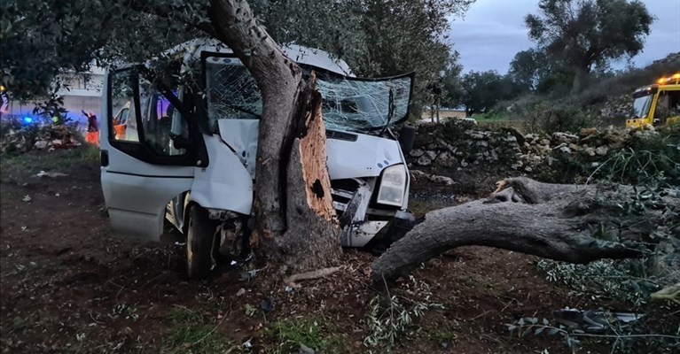 Il furgone contro l Il furgone contro l