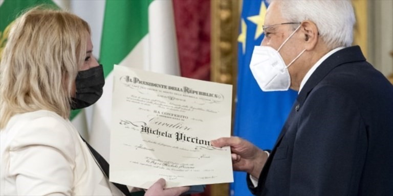 La consegna del titolo La consegna del titolo