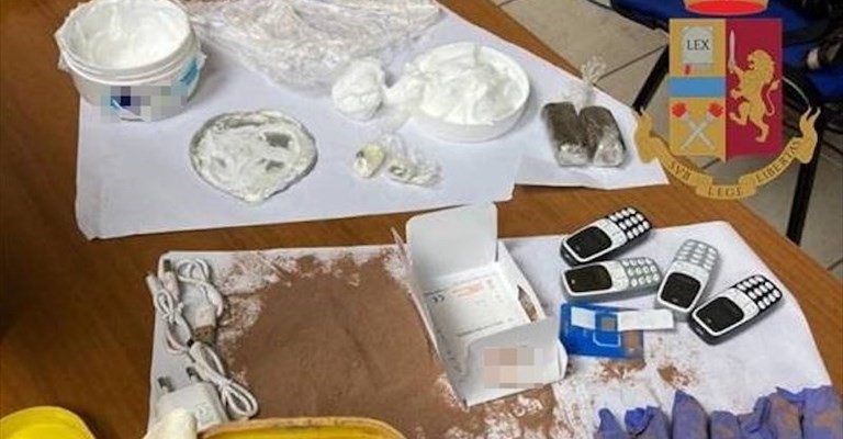 Il materiale sequestrato Il materiale sequestrato